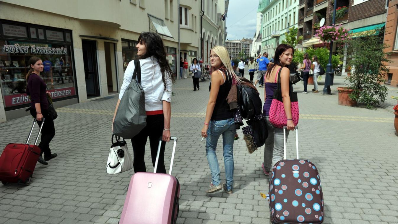 Miért mennek el? Nagyvárosi életre vágynak a fiatalok
