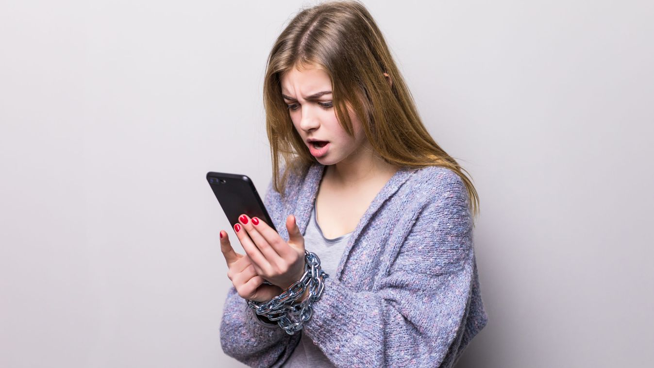 Bírsággal fegyelmezi Moszkva a Twittert, a Facebookot és a WhatsAppot