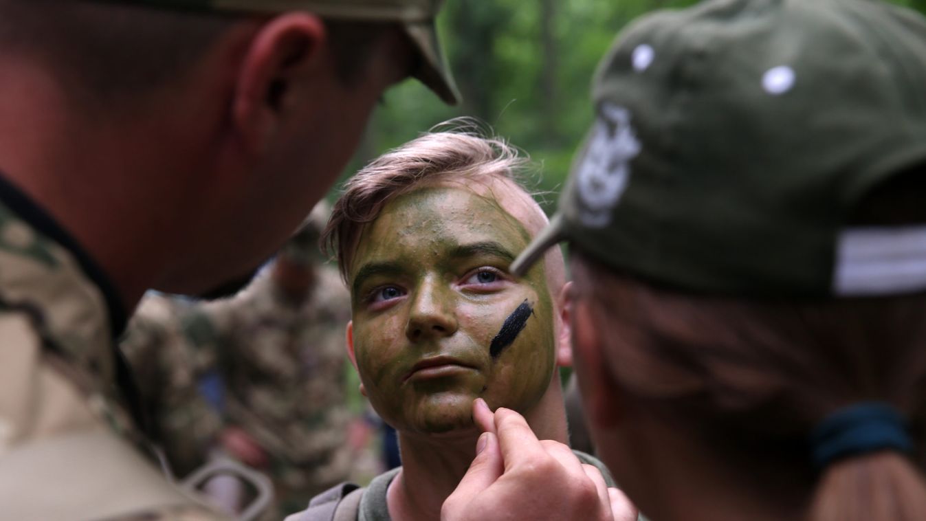 Újra tábort ver a sereg a gyerekeknek