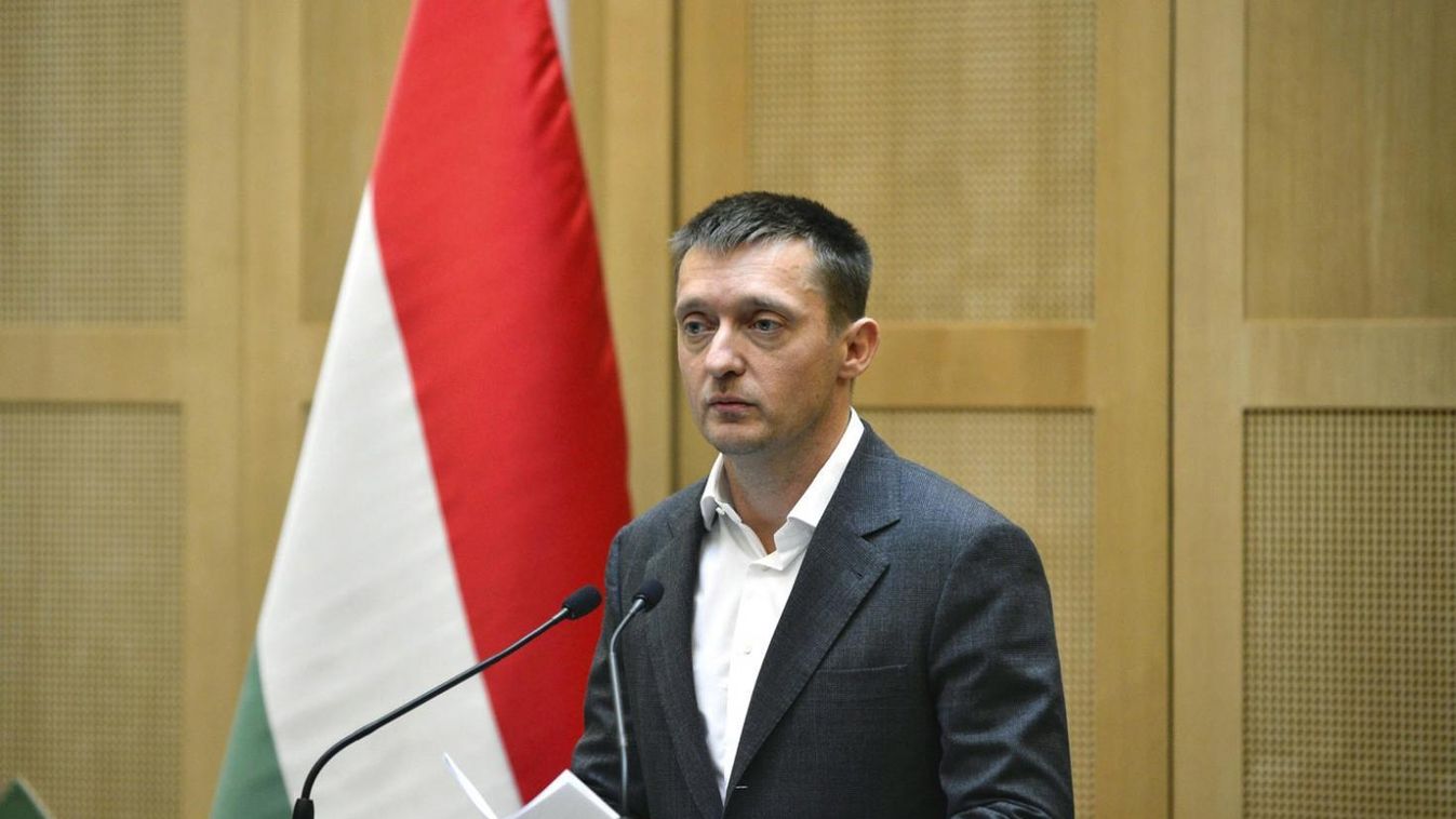 Rogán Antal: Soros György pénzéből szervezték a szombati tüntetést