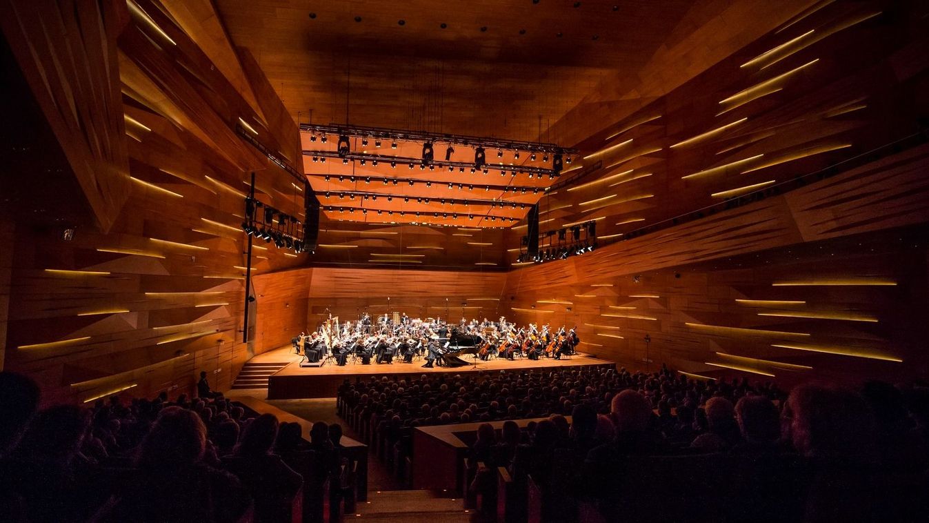 Világhírű művészek lépnek fel a Pannon Filharmonikusok új évadában