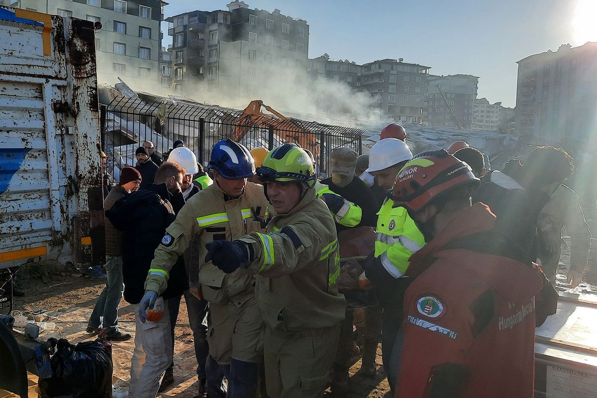 török földrengés hunor mentőcsoport