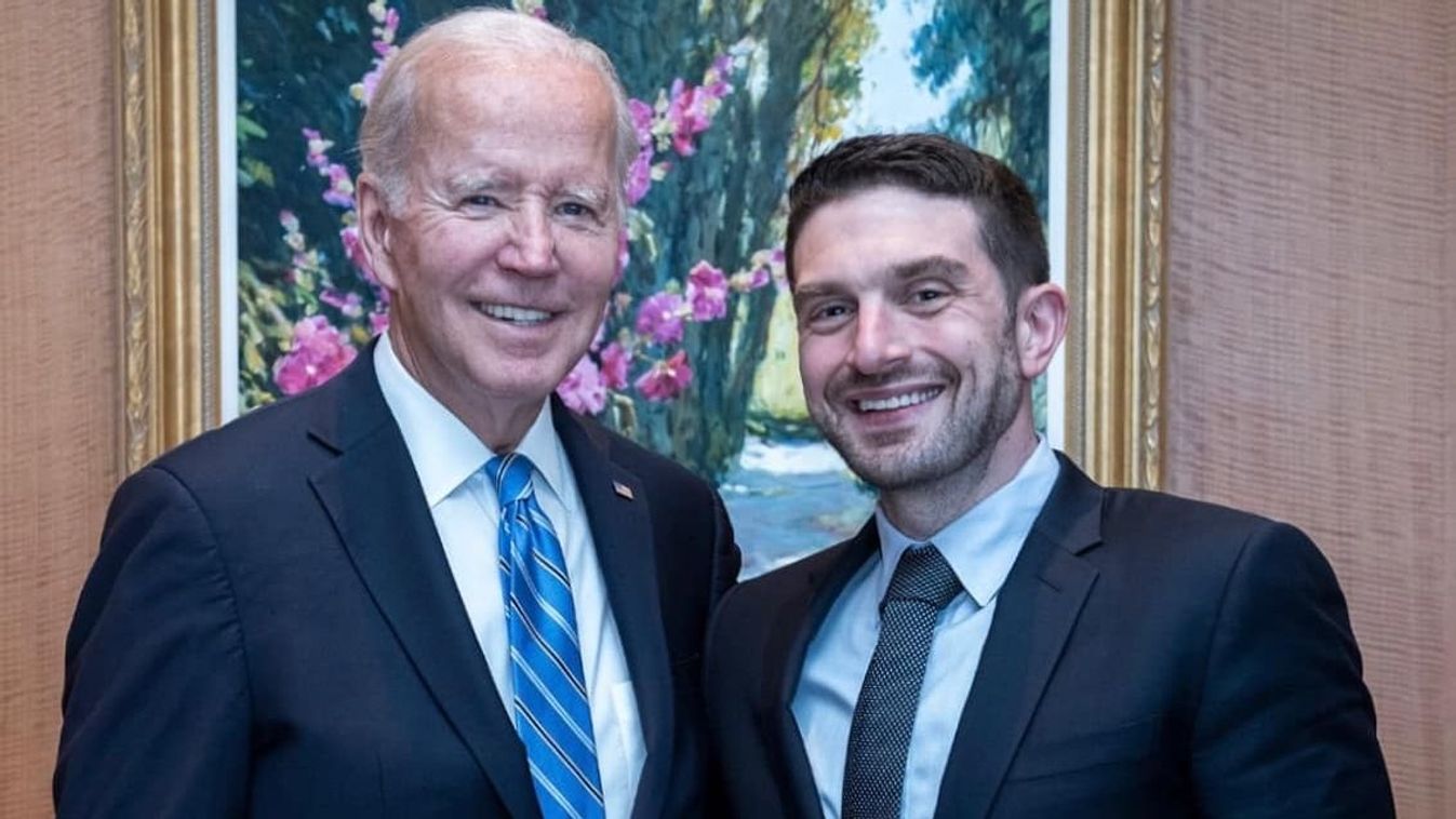 Soros György fia közös fotón pózol az amerikai elnökkel