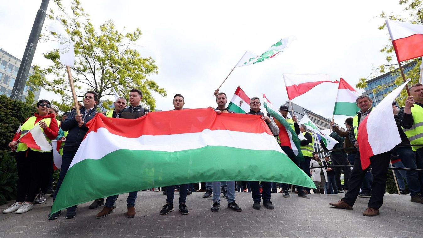 Sonline Brüsszelben Tüntettek A Gazdák Az Ukrán Gabona Miatt