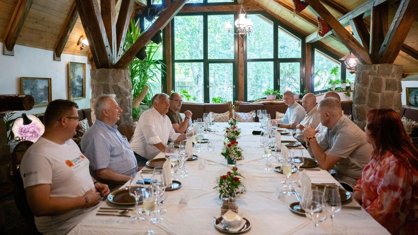 Határon túli magyar vezetőkkel egyeztetett Orbán Viktor