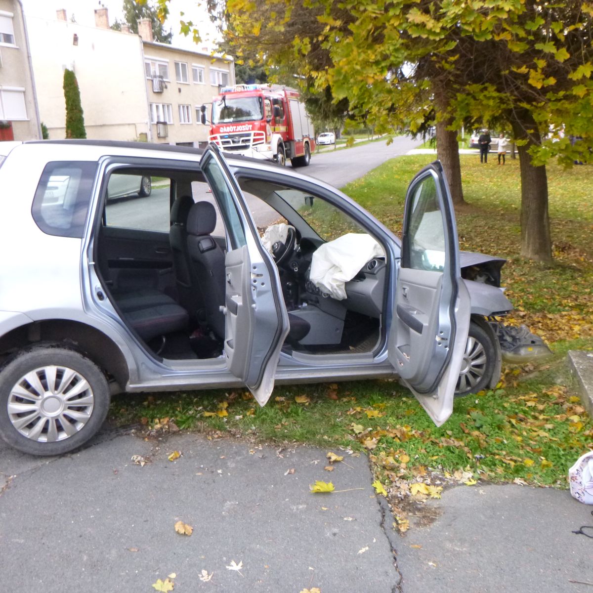 Két autó ütközött össze Marcali Bene utcájában.