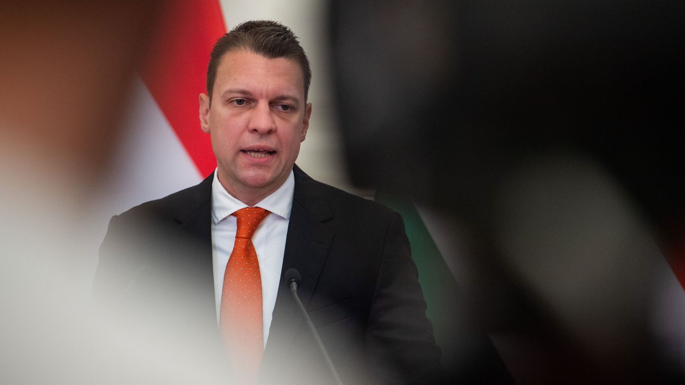Menczer Tamás: nagy a zaj a nagykovácsi kereszttel kapcsolatban