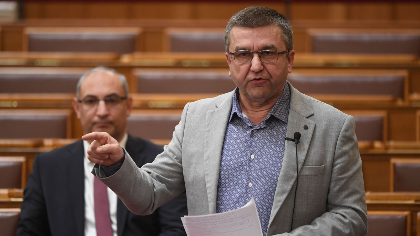 Megvédte a kormány a munkahelyeket, cél az aktivitás növelése