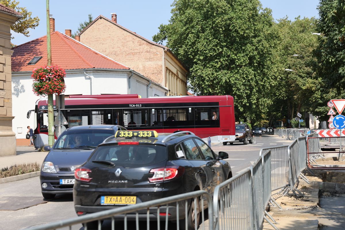 Kaposvár, Fő utca gázvezeték felújítás, forgalom