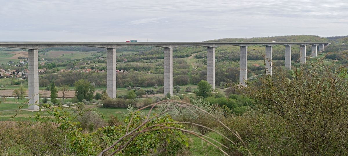 Kőröshegyi völgyhíd sarucsere