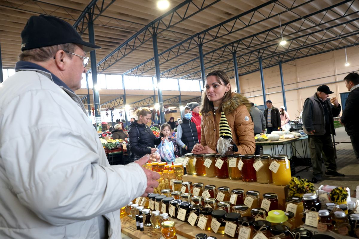 Mézfesztivál a Kaposvári nagypiacon