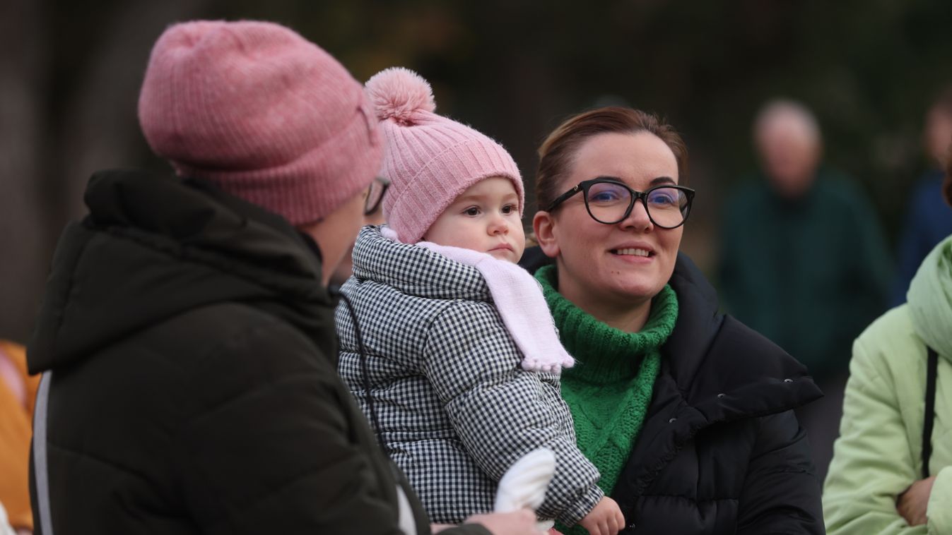 Aprócska adventi gyertyagyújtás Kaposváron