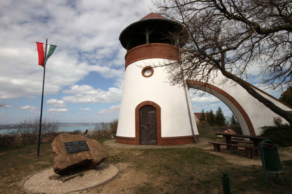 Balatoni kilátók, déli part, Zamárdi, Kőhegyi kilátó, 