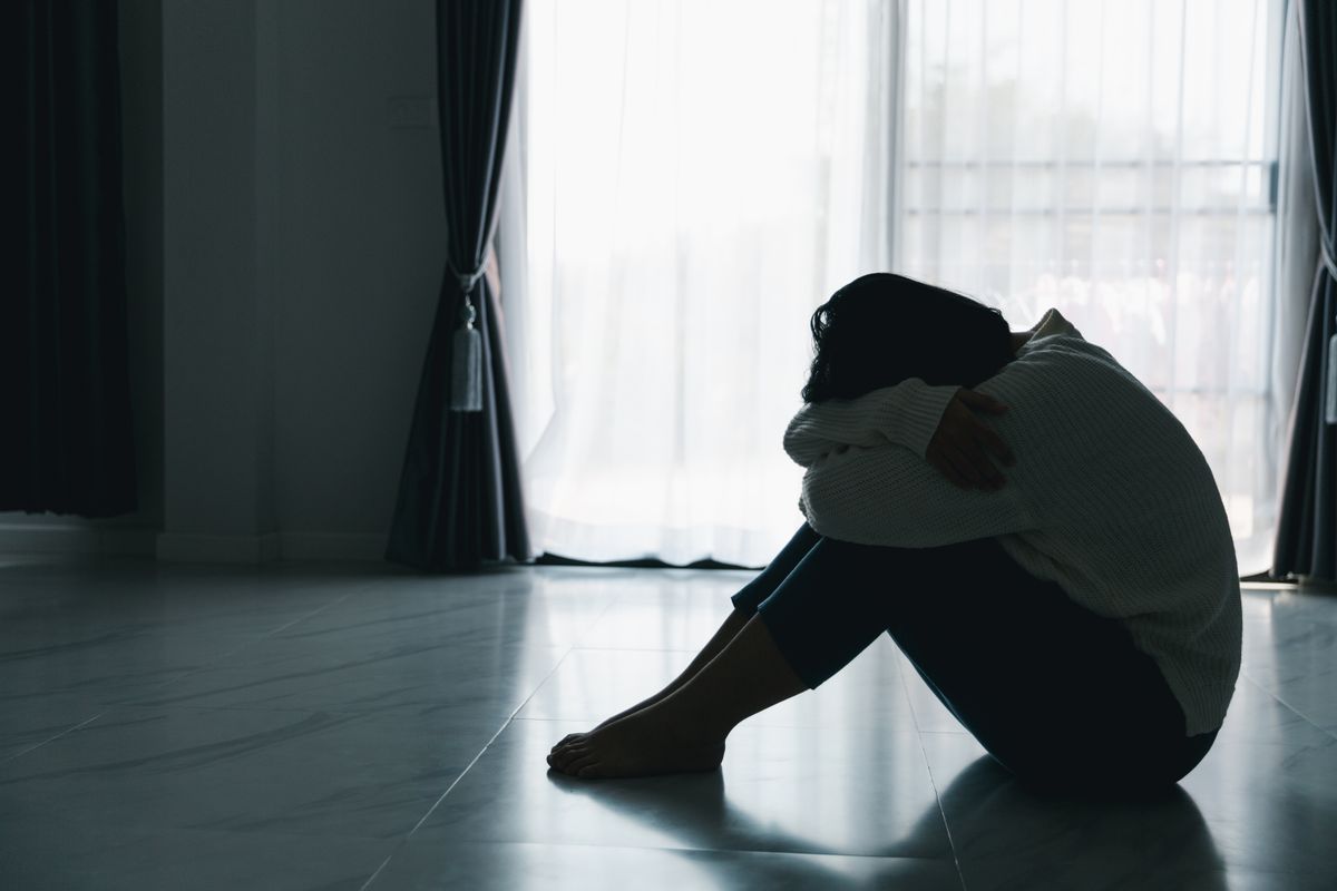 Concept,Of,Sad,Teenage,Girl,Depression.,Upset,Teenage,Girl,Sitting gyerek
