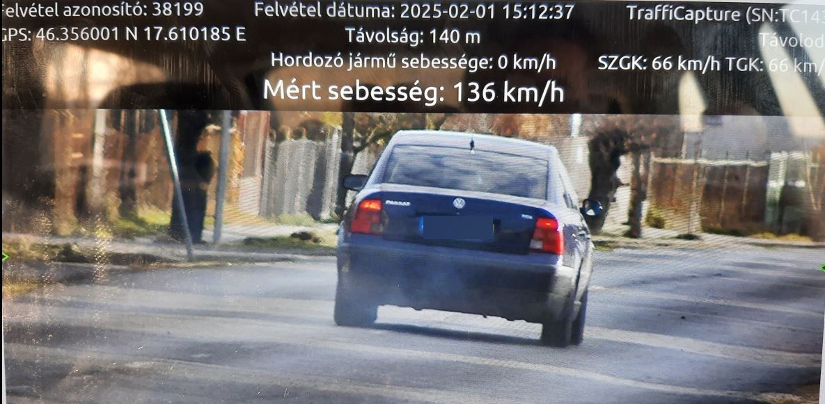 extrém gyorshajtó, kiskorpád, traffipax, rendőrség