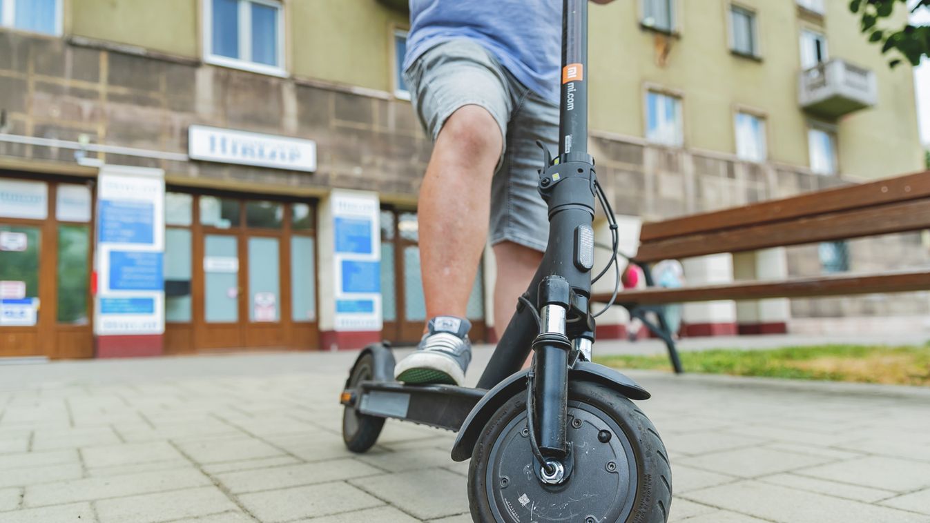 Gyorshajtó rollerest mért be a rendőrségi traffipax – elképesztő, mennyivel száguldott