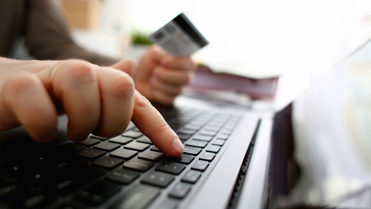 csalás, bankkártya, online internet, online csaló