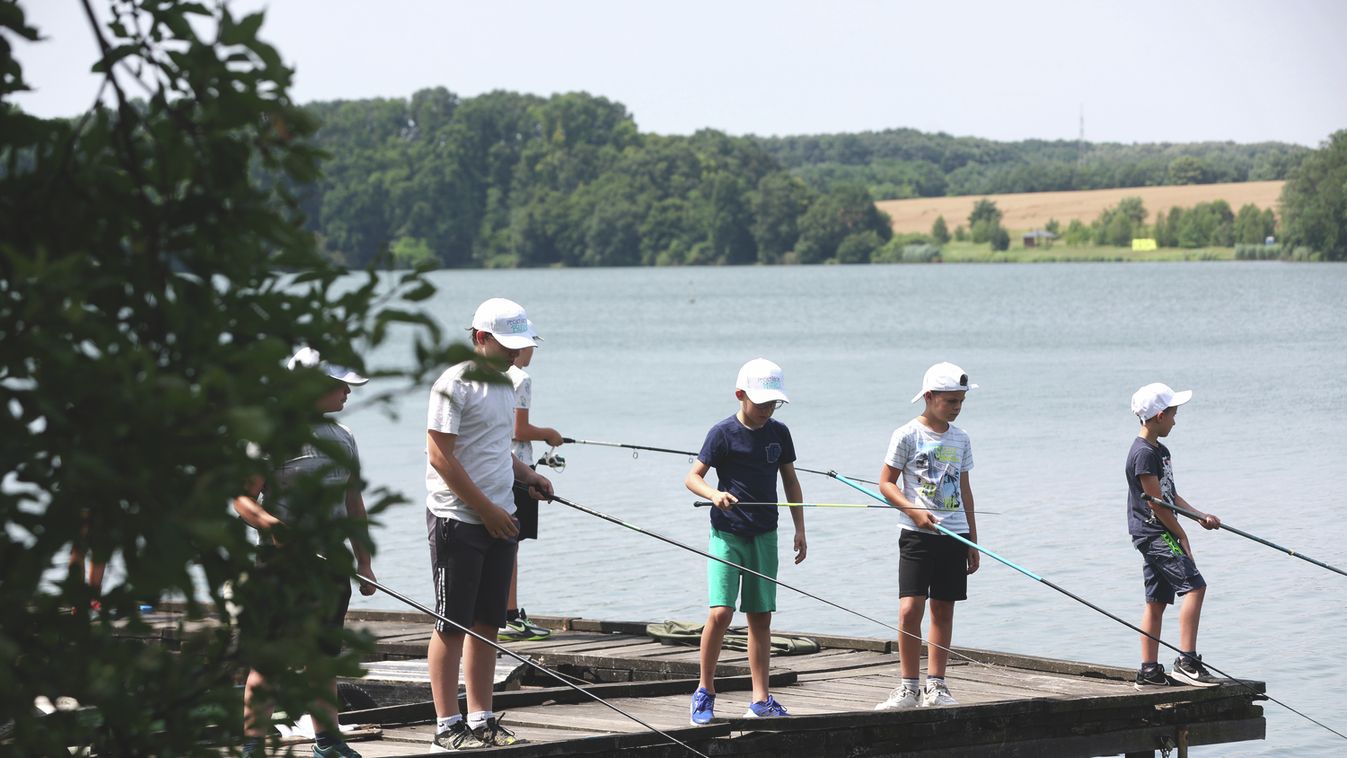 Az eltűnős tinta a horgászt is eltüntette a Balaton-partról