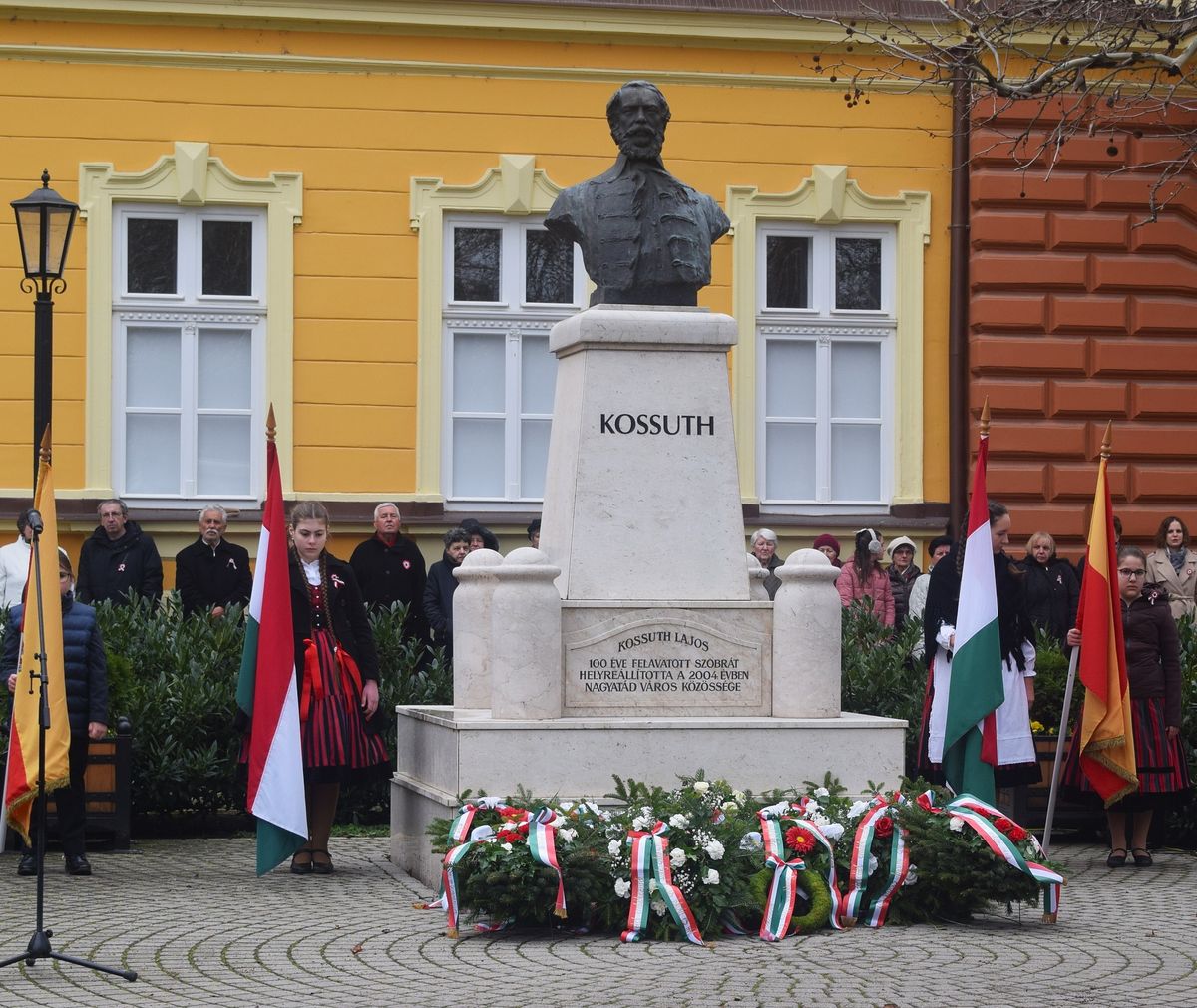 március 15