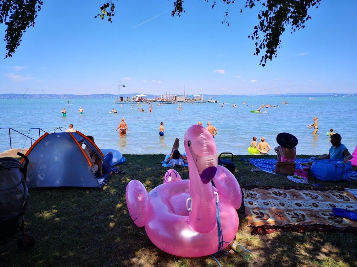 Siófoki strandok, Aranypart, szabadstrand, nyár, szezon