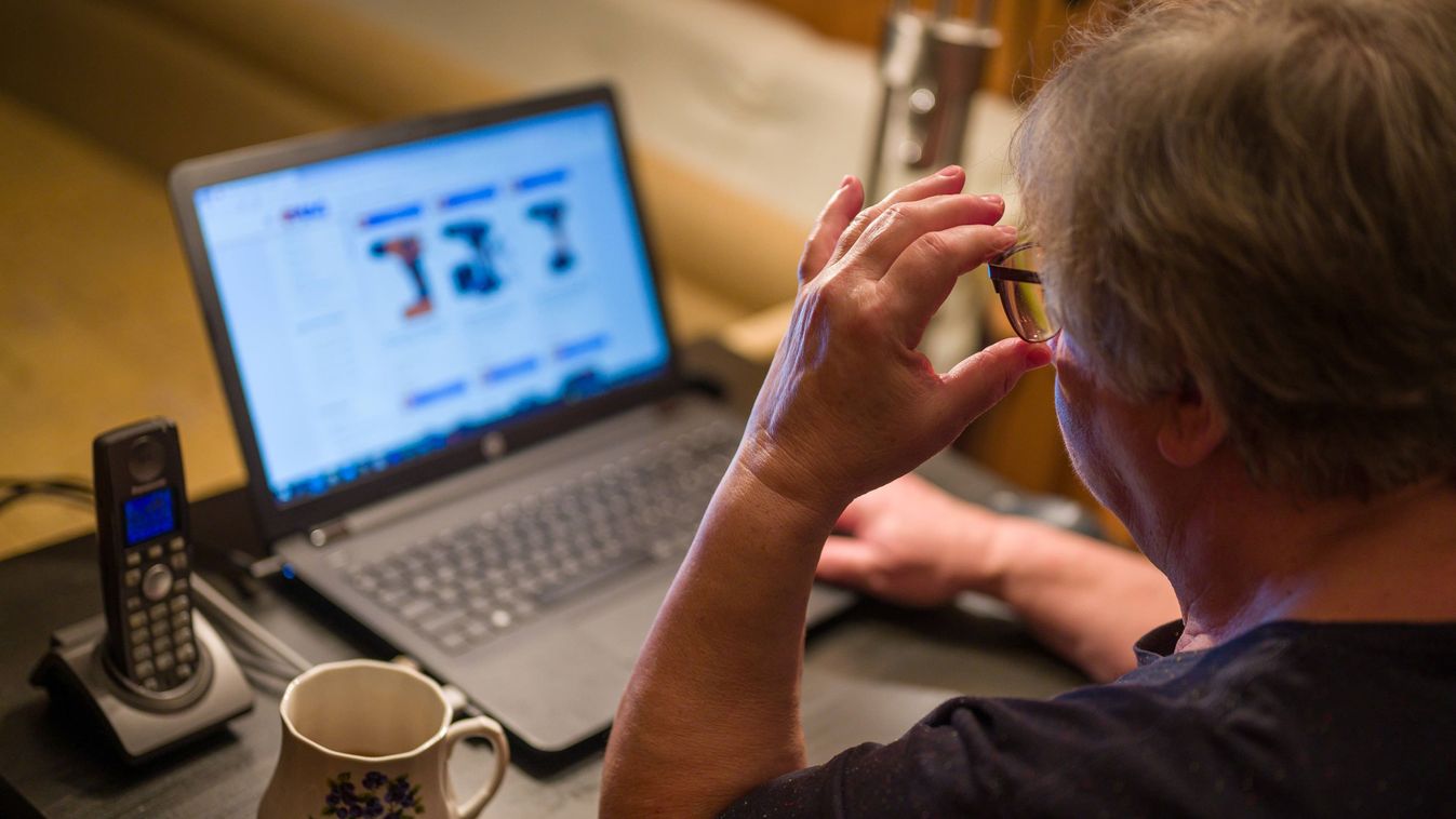 Online csalók vitték a kaposvári férfi egymillió forintját