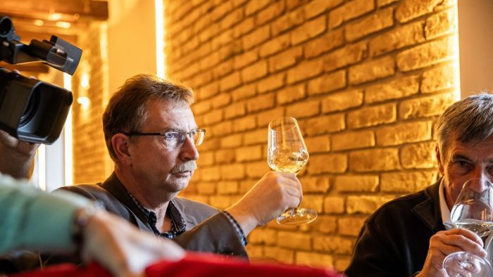 A legjobb borokat és pálinkákat bírálták Balatonszárszón