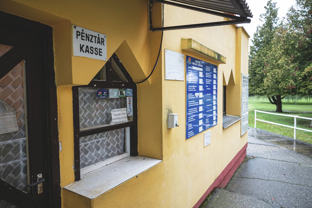 A fürdő újra feltámadt