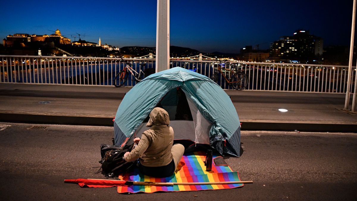 A Pride-párti tüntetők bevallották, hogy a Tisza Pártot támogatják (videó)
