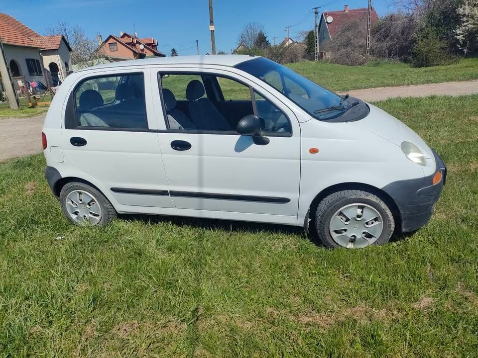 autó