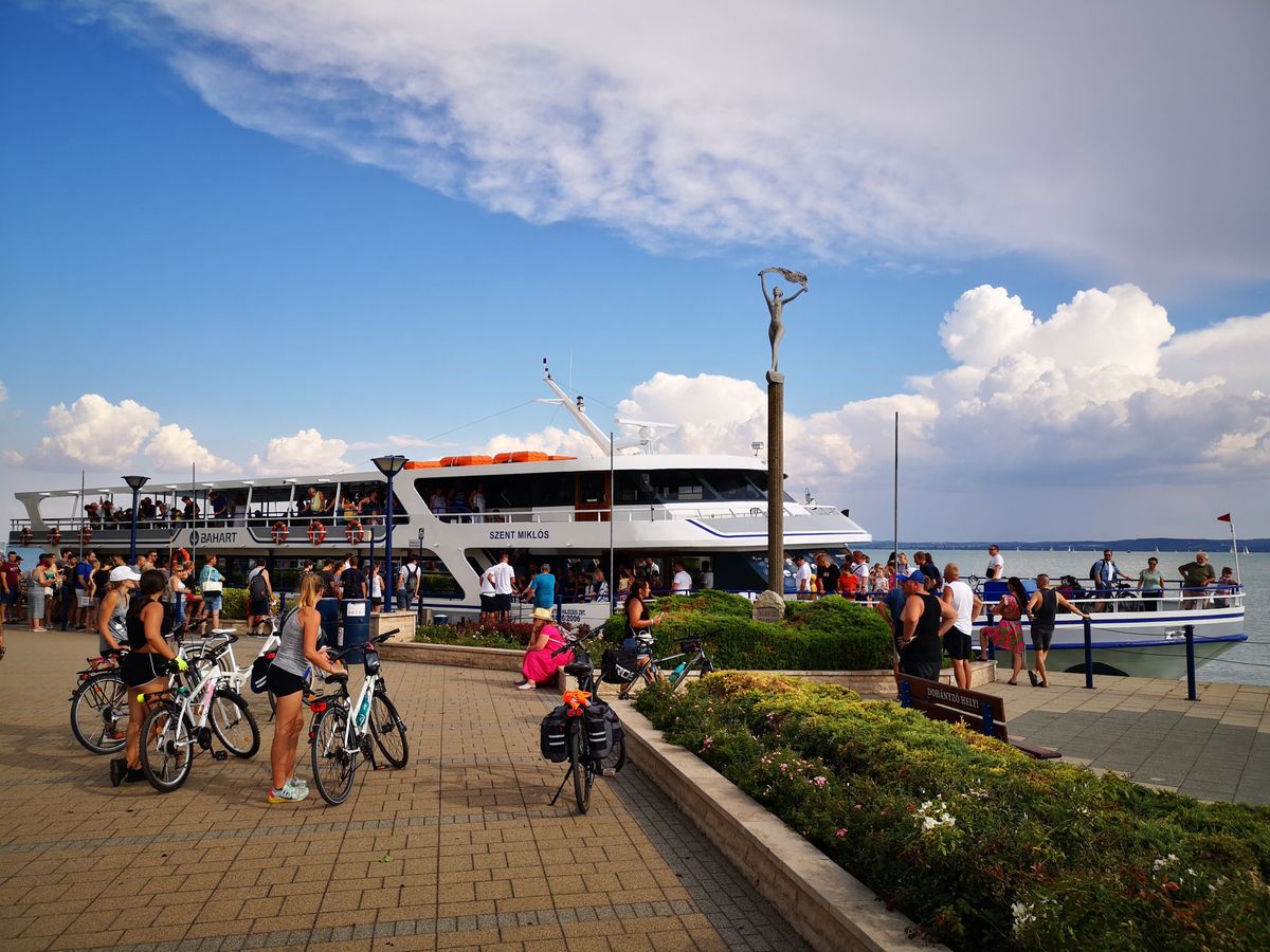 Balatoni hajózás, Bahart, Szent Miklós hajó, Balatonfüred, bringa, bicaj