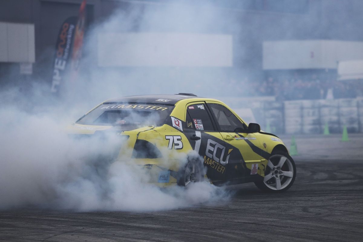 B kategóriás jogosítvány, tuning autó