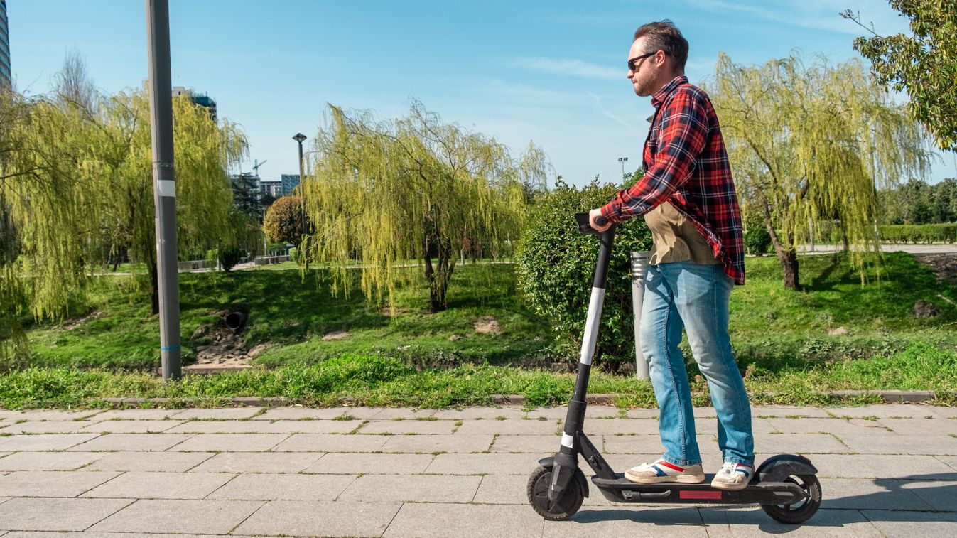 KRESZ-vizsga nélkül sehova? Végre jön az elektromos rollerek szabályozása