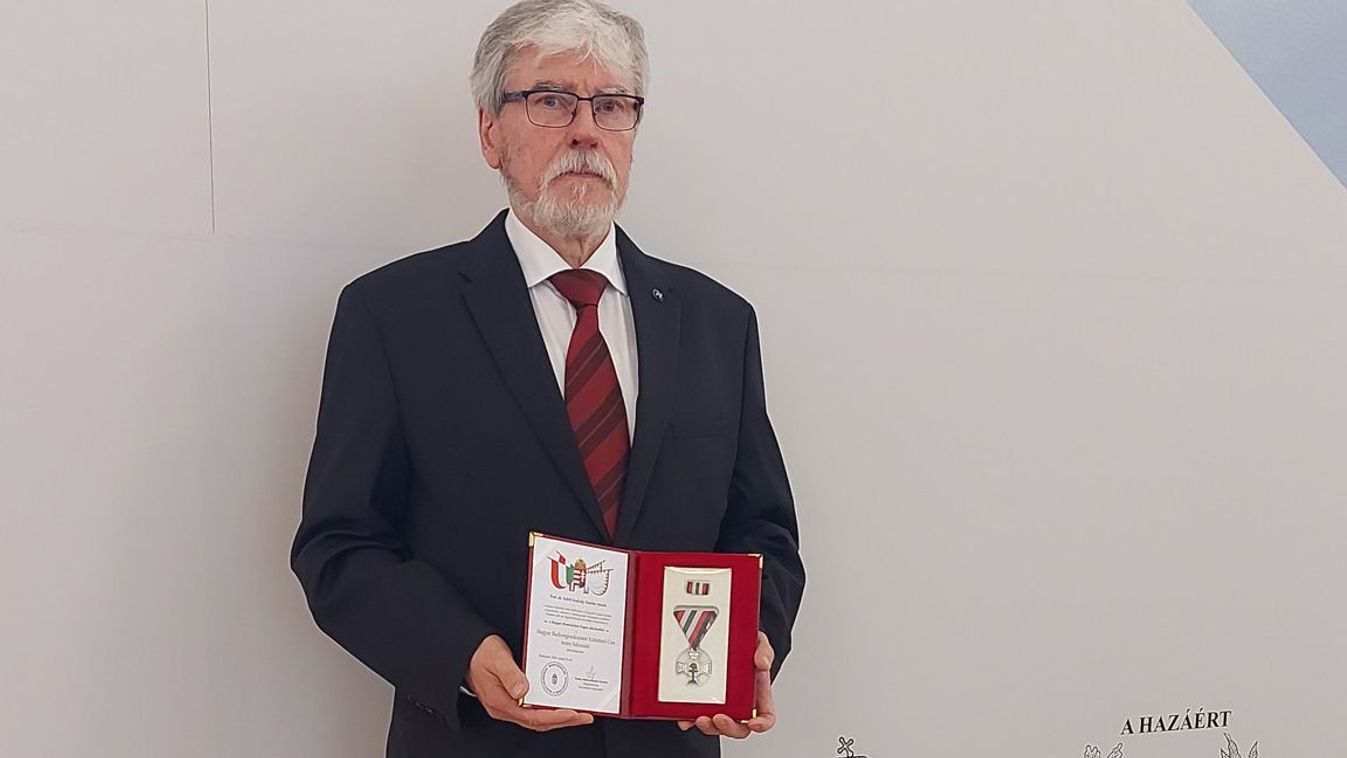 Arany fokozatú elismerés a törökkoppányi professzornak