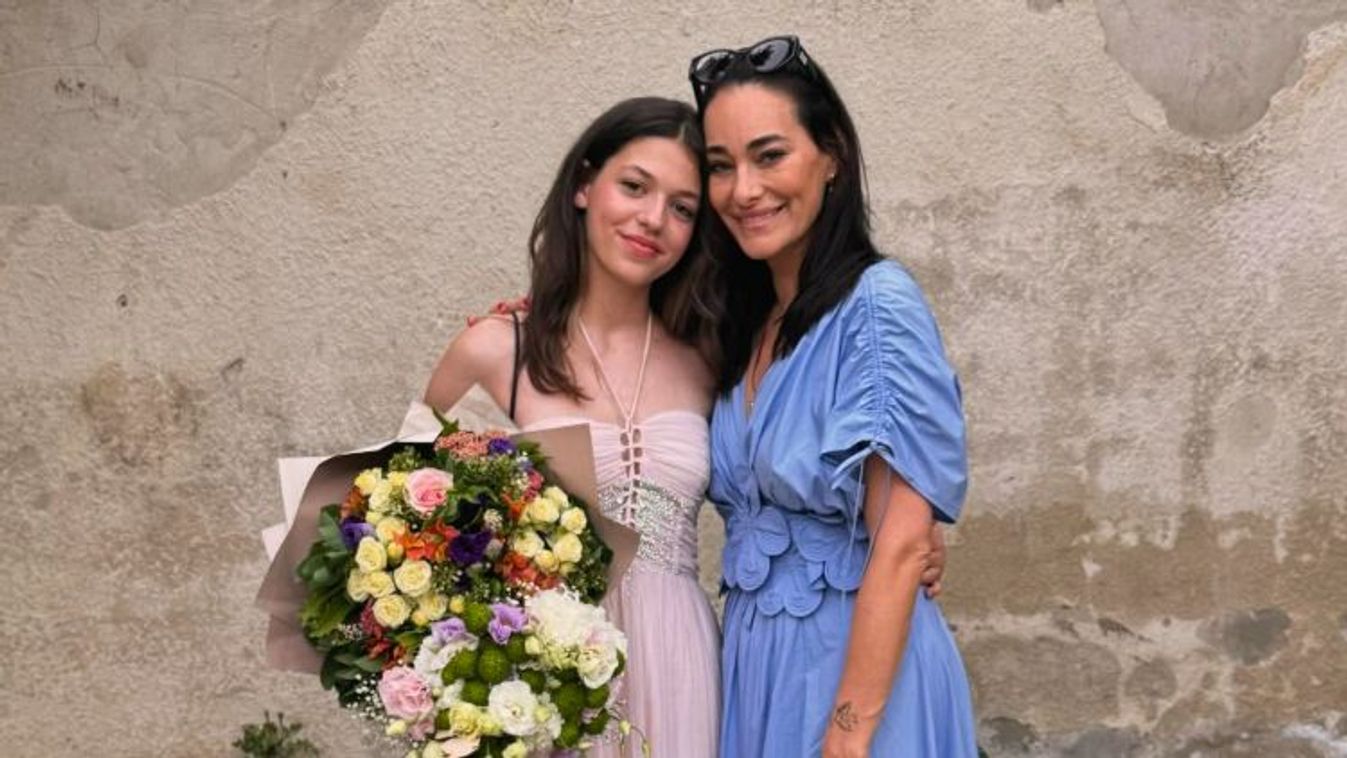Sokkot kapott Görög Zita az M7-es autópályán, nézd meg miért