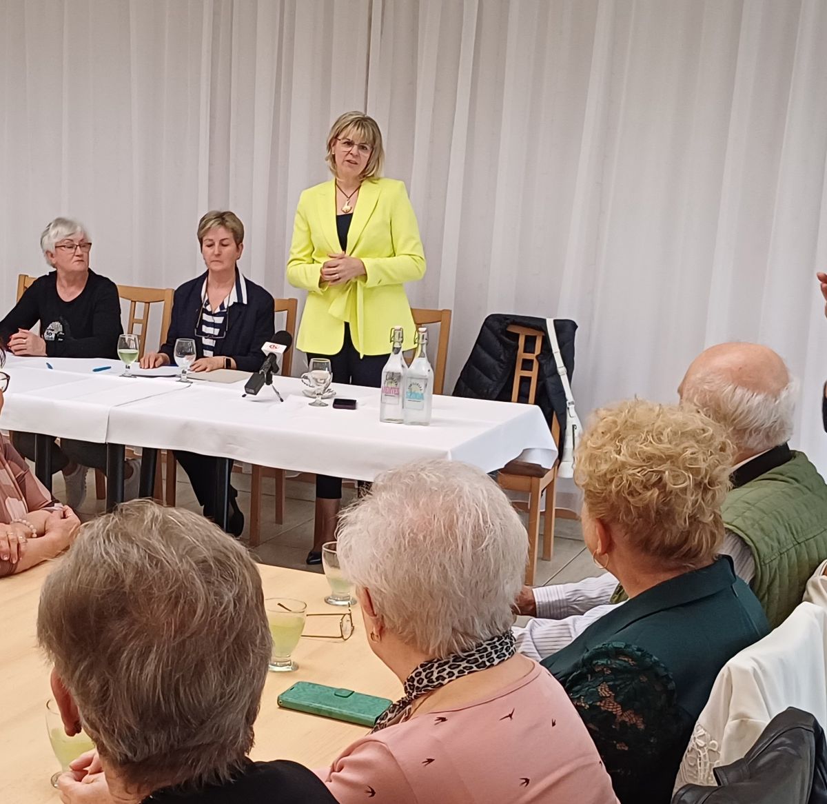 A Polgári Nyugdíjasklub tagjai aktívan részt vesznek a városi közéletben is.