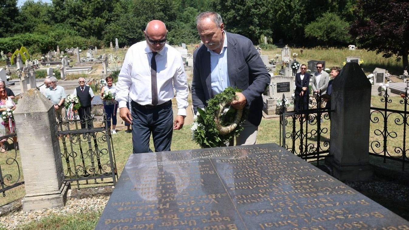 Az agrárminiszter Berzsenyi falujában dicsérte a méheket
