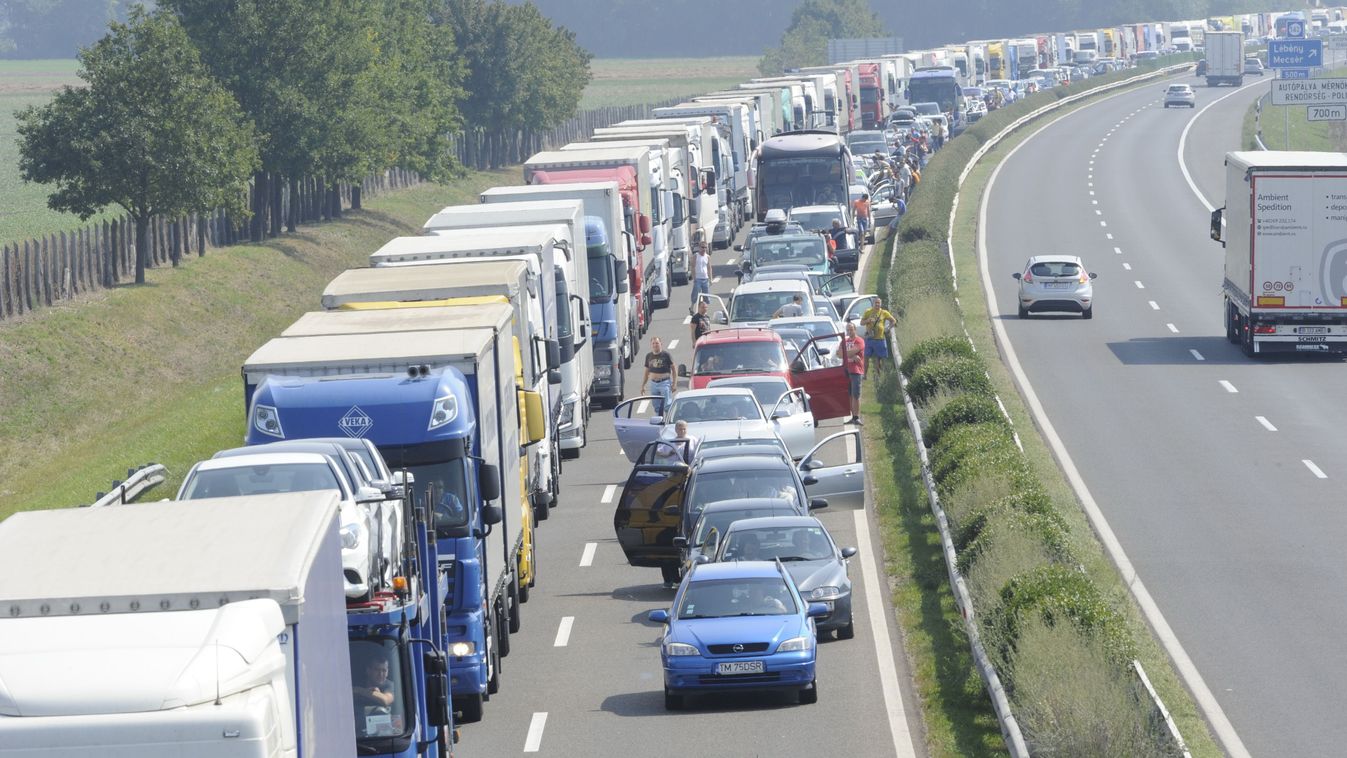 Balaton: több autó ütközött, brutális  dugó az M7-esen! Mutatjuk a friss információkat!