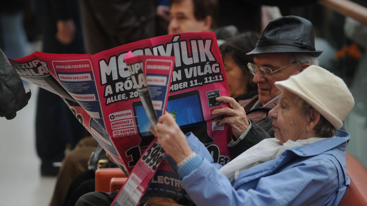Most éppen ezzel, az amúgy ingyenes szolgáltatással próbálják lehúzni az időseket