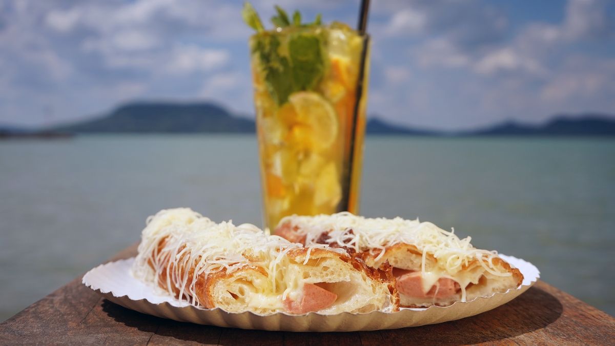 2500 nem sok érte? Lángosárak a Balaton-parton – ennyibe kerül a magyarok kedvence