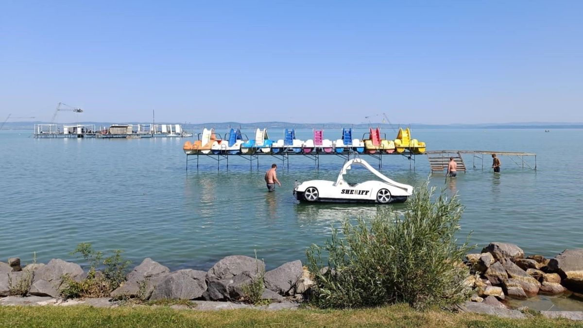 Időjárás, vízi bicikli, strand, Balaton, Siófok