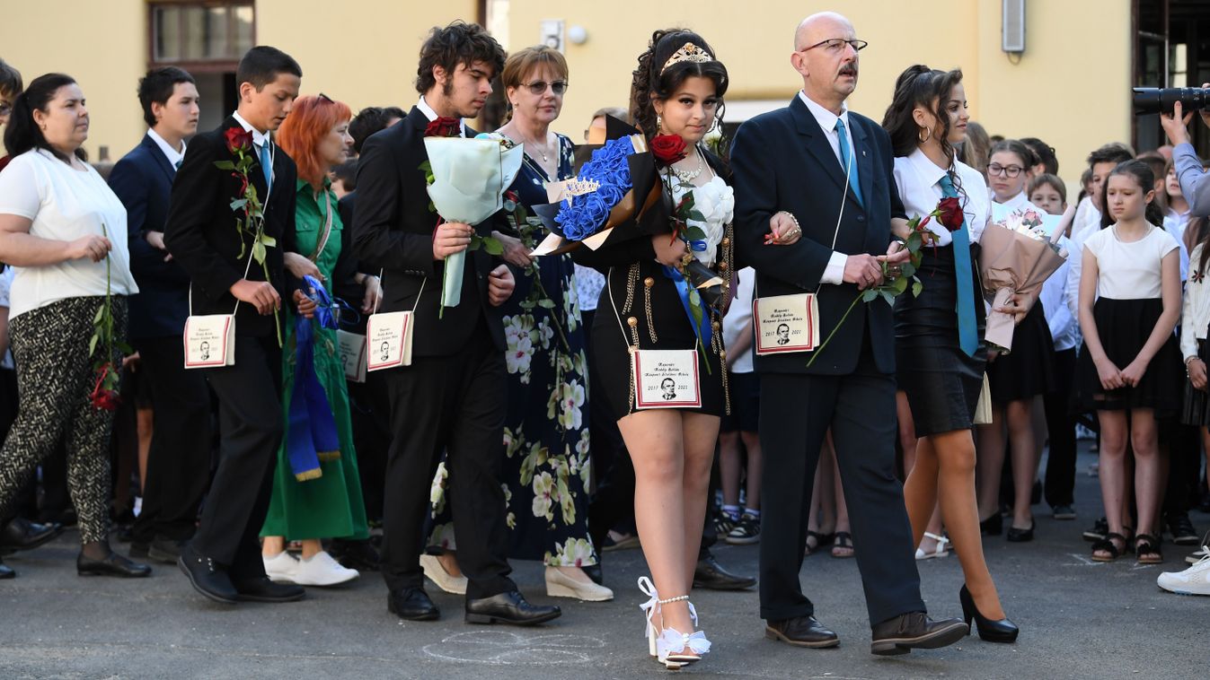 Fergeteges és megható búcsúval zárult az idei tanév - FOTÓGALÉRIA