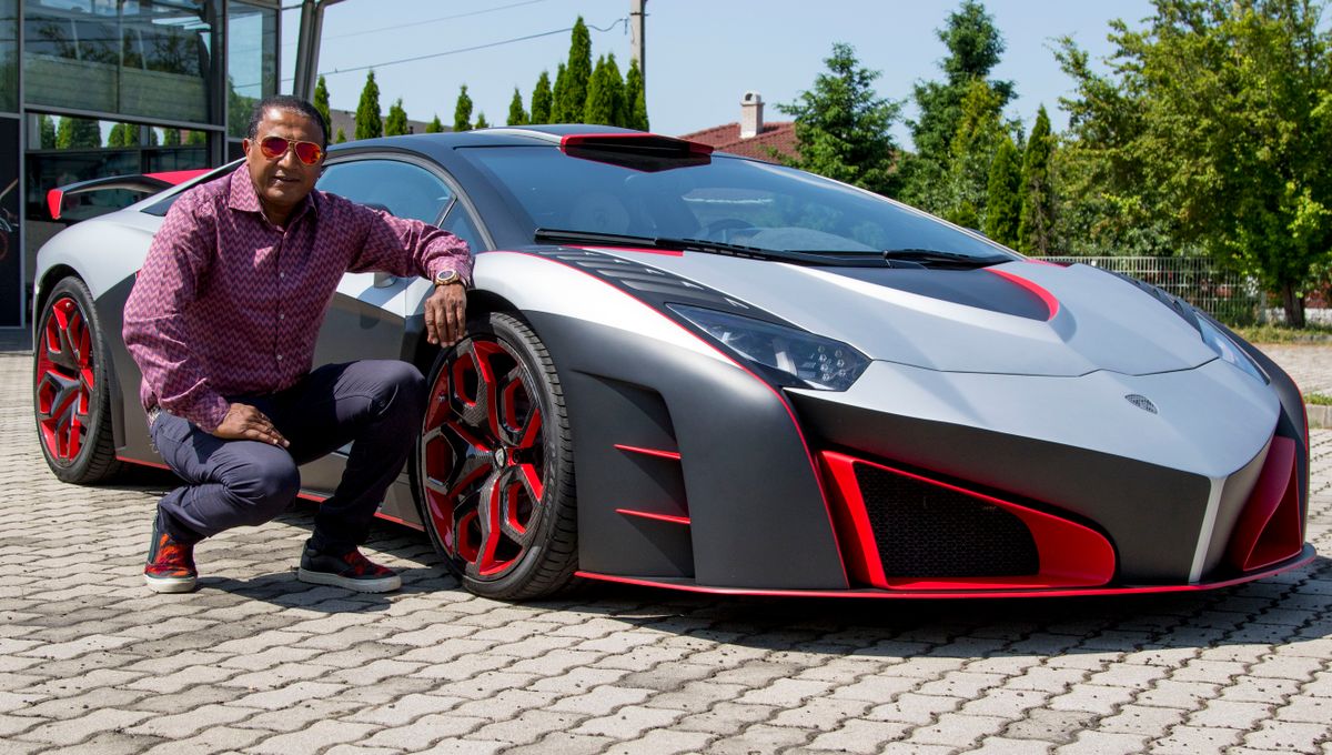 Döbbenetes drágaság A sportautó-kategóriában olyan ritka és exkluzív modellek jelentek meg itthon