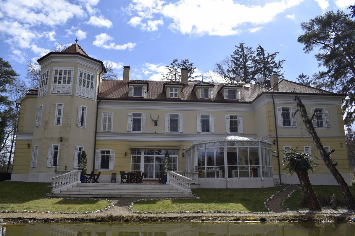 A Château Visz eladó, visz, kastély
