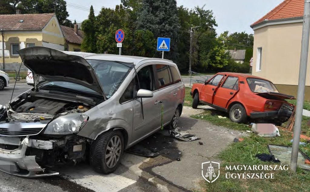 A baleset a mernyei útkereszteződésben történt