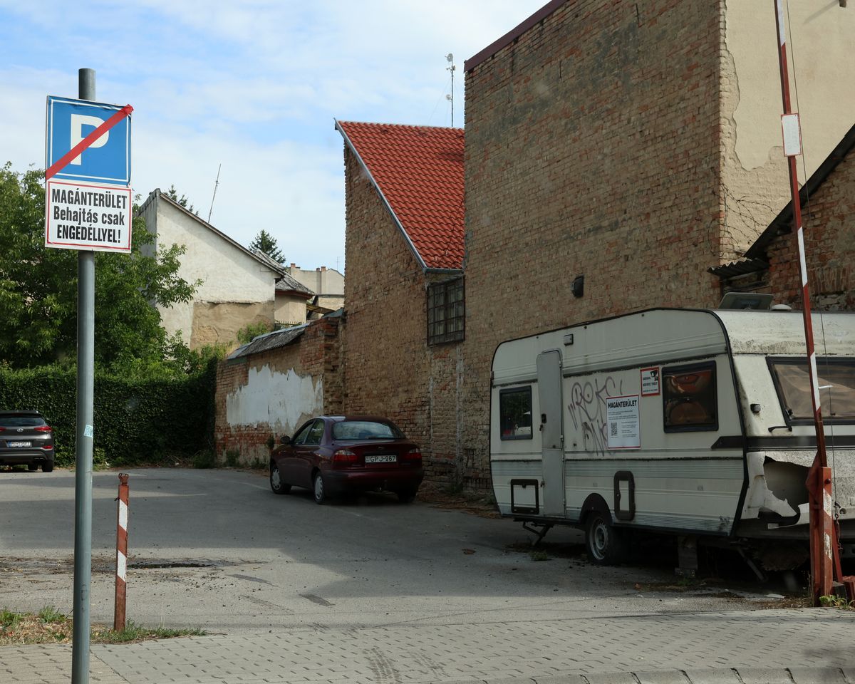 Parkoló drága büntetéssel