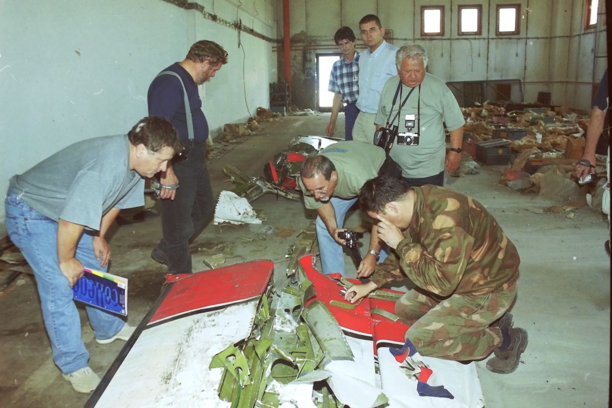 A repülőgép roncsait vizsgálják