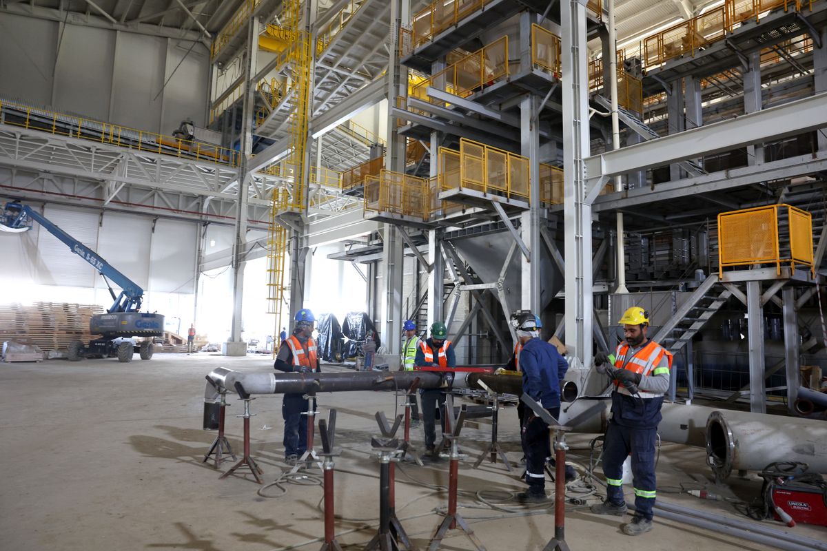 Hamarosan megnyílik Európa legnagyobb üveggyára 