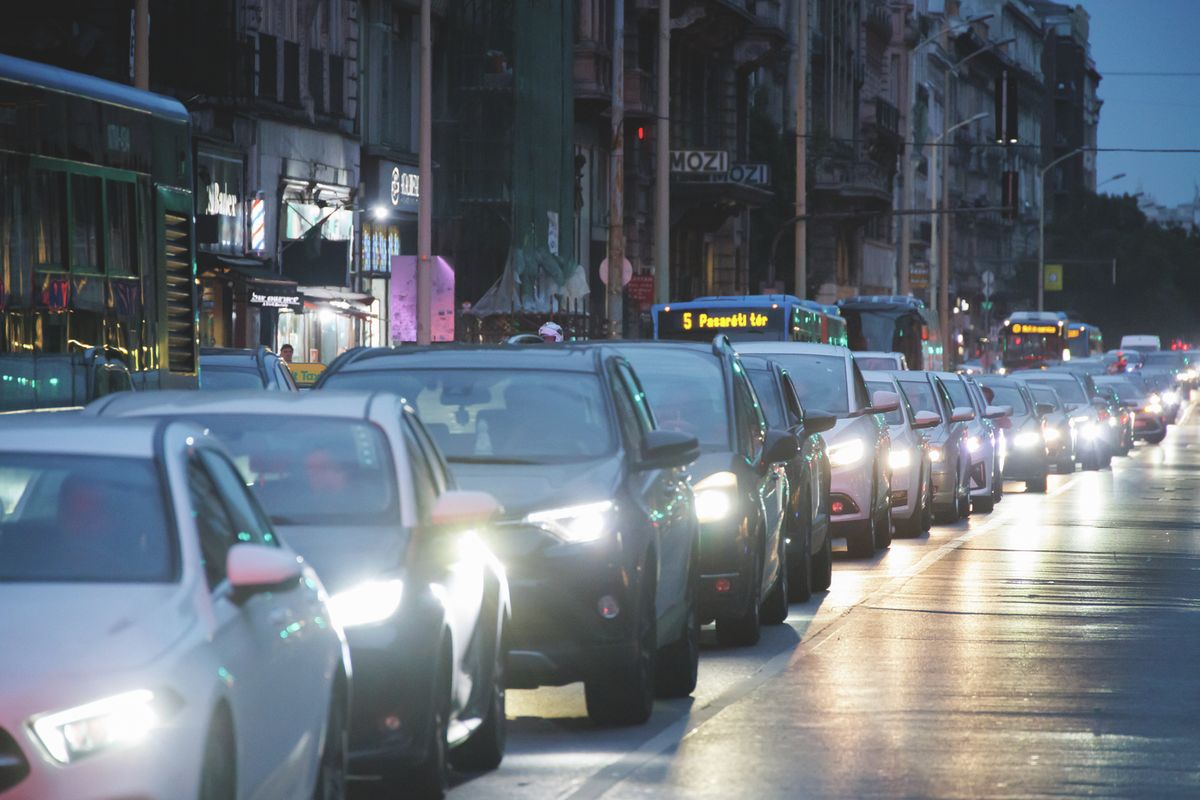 A menetfény csak elöl világít, hátul így láthatatlan maradhat az autó