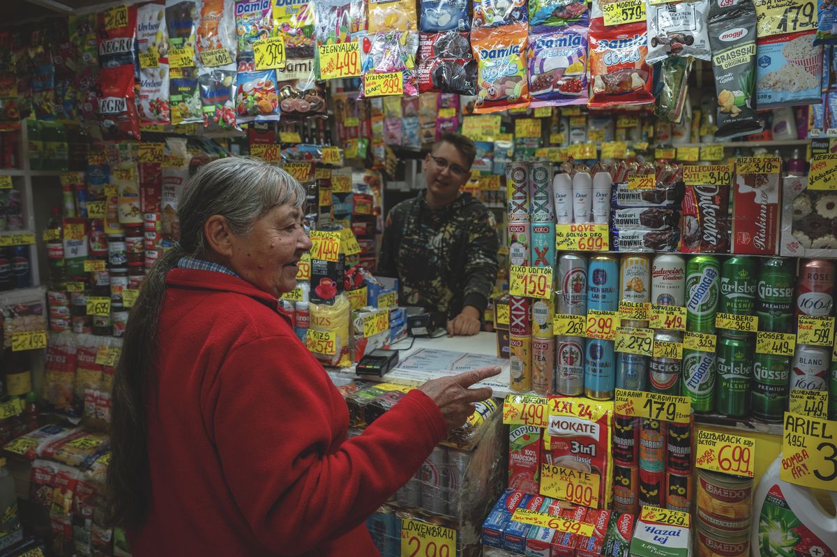 Nyugdíjasok támogatása az élelmiszer-utalvánnyal