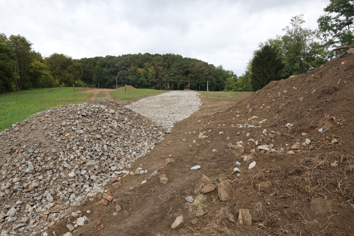 A tereprendezés megkezdődött a luxus lakópark projektjéhez